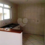Casa à venda com 3 quartos, sendo 1 suíte, no condomínio Vila das Macieiras, São Paulo - SP