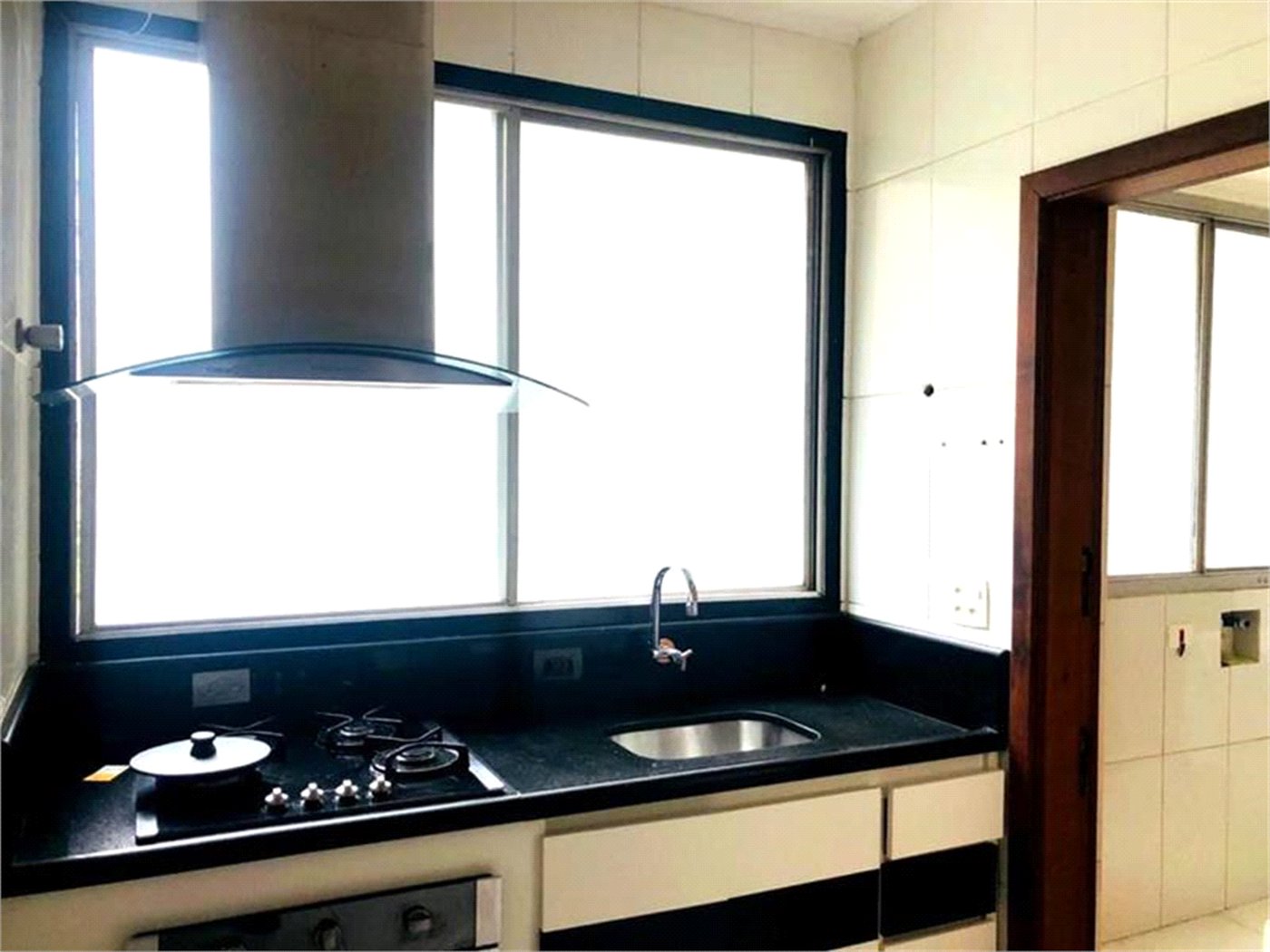 Apartamento para alugar com 3 quartos, sendo 1 suíte, em Jardim América, São Paulo, SP