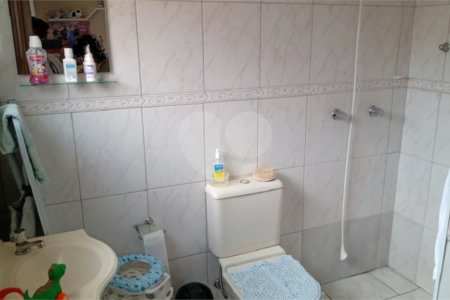 Casa à venda com 4 quartos, sendo 2 suítes,  em Jardim Terezópolis, Guarulhos, SP