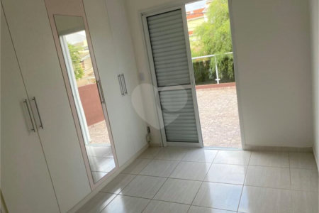 Casa à venda com 3 quartos, sendo 1 suíte, no condomínio Portal das Acacias, Indaiatuba - SP