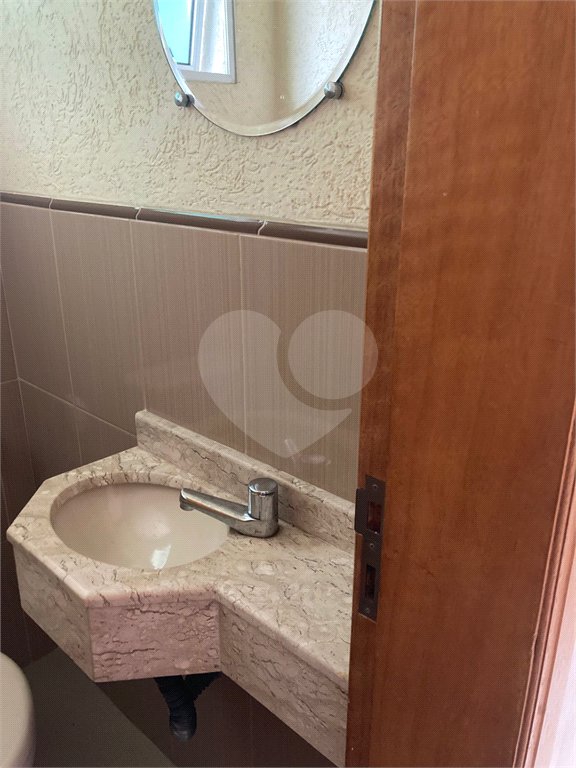 Sobrado à venda com 3 quartos, sendo 1 suíte, em Vila Constança, São Paulo, SP