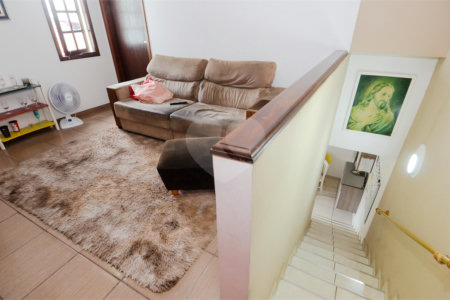 Casa à venda com 4 quartos, sendo 1 suíte, em Jardim Nova Taboão, Guarulhos, SP