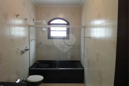 Sobrado à venda com 4 quartos, sendo 3 suítes, em Jardim São Bento, São Paulo, SP
