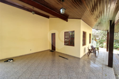 Casa à venda com 4 quartos, sendo 2 suítes, em Bosque, Vinhedo, SP