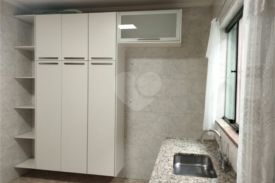 Casa à venda com 3 quartos, sendo 1 suíte, no condomínio Residencial Jardim das Palmas, São Paulo - SP