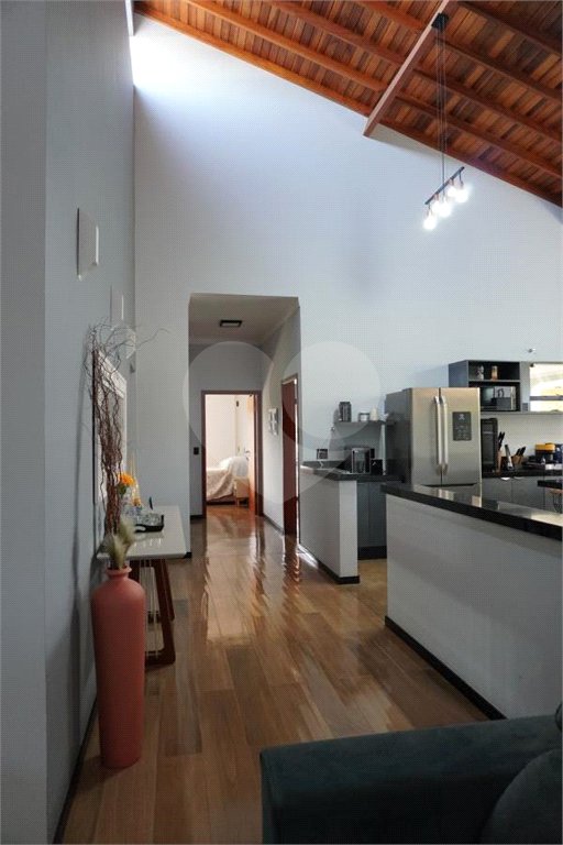 Casa à venda com 4 quartos, sendo 2 suítes, no condomínio Primavera, Salto - SP