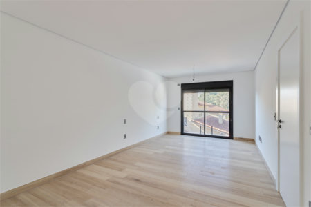Casa à venda com 4 suítes no condomínio Villa Suiça, São Paulo - SP