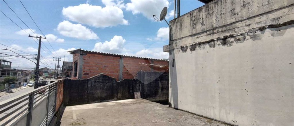 Sobrado à venda com 3 quartos, sendo 1 suíte, em Cidade Kemel, São Paulo, SP