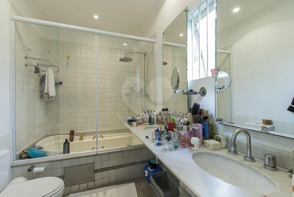Casa à venda com 5 suítes em Vila Tramontano, São Paulo, SP
