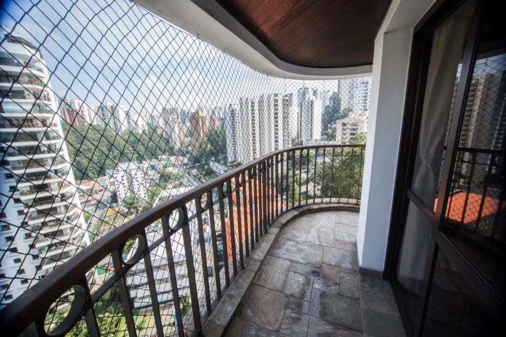 Apartamento à venda com 4 quartos, sendo 3 suítes, em Vila Andrade, São Paulo, SP