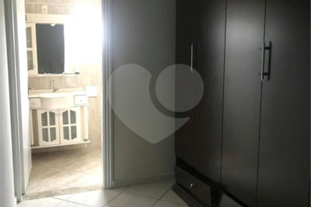 Sobrado à venda com 3 quartos, sendo 1 suíte, em Jardim Indaiá, Poá, SP