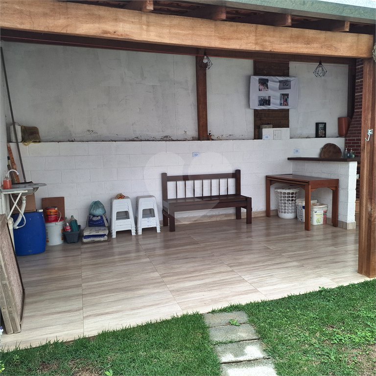 Casa à venda com 2 quartos no condomínio Residencial Cristal Lll, Mogi das Cruzes - SP