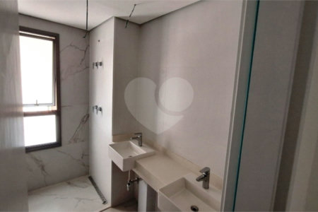 Apartamento à venda com 3 suítes em Sumarezinho, São Paulo, SP