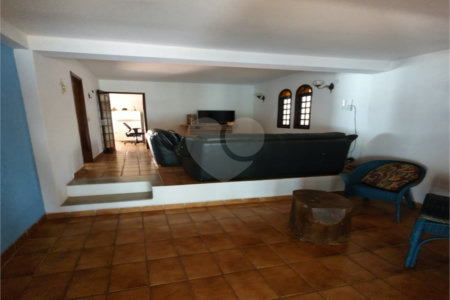 Chácara à venda com 5 quartos, sendo 3 suítes, em Chácaras Fernão Dias, Atibaia, SP