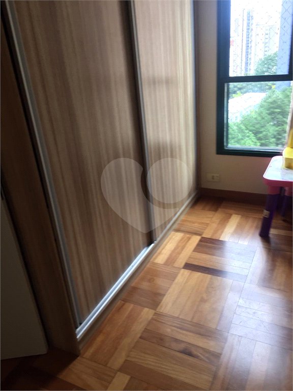 Apartamento à venda com 3 suítes em Vila Suzana, São Paulo, SP
