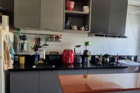 Apartamento à venda com 2 quartos em Parque Assunção, Taboão da Serra, SP