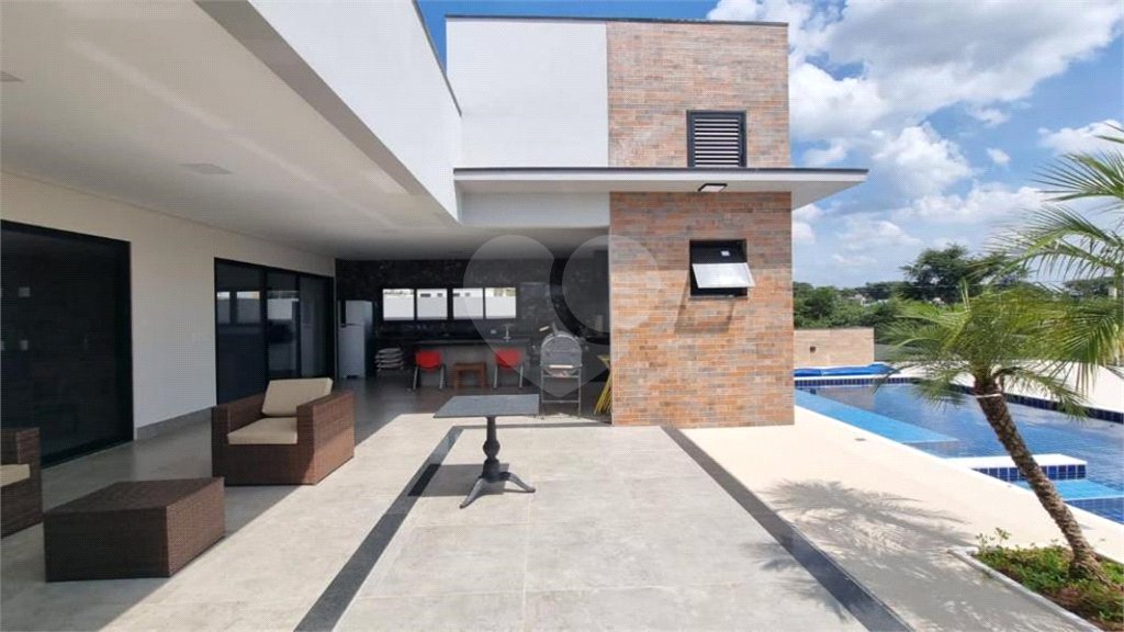 Casa à venda com 3 suítes no condomínio Portal dos Bandeirantes, Salto - SP