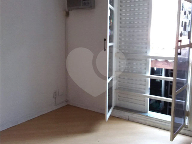Sobrado à venda com 3 quartos em Moema, São Paulo, SP