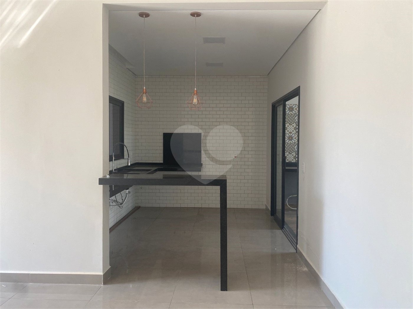 Casa à venda com 3 suítes no condomínio Condomíno Helena Maria, Sorocaba - SP