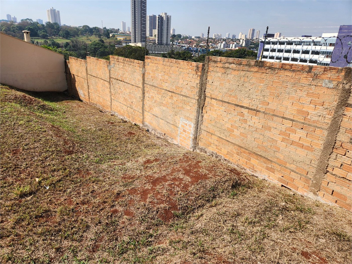 Terreno à venda em Altos do Jaraguá, Araraquara, SP