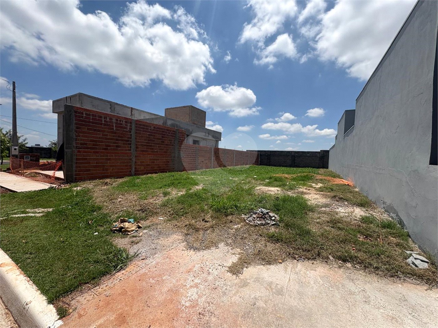 Terreno Condomínio Recanto dos Sabias