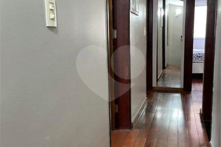 Casa à venda com 3 quartos, sendo 1 suíte, no condomínio Residencial Via Veneto, São Paulo - SP