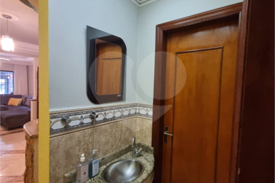 Sobrado à venda com 4 quartos, sendo 2 suítes, em Vila Barreto, São Paulo, SP