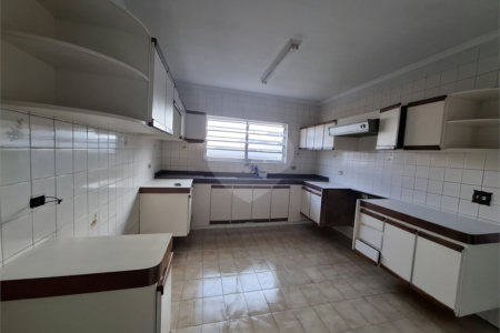Sobrado à venda com 3 quartos, sendo 1 suíte, em Campo Grande, São Paulo, SP