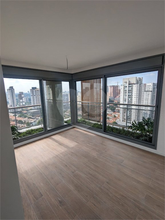 Apartamento à venda com 3 quartos, sendo 2 suítes, em Jardim das Acácias, São Paulo, SP