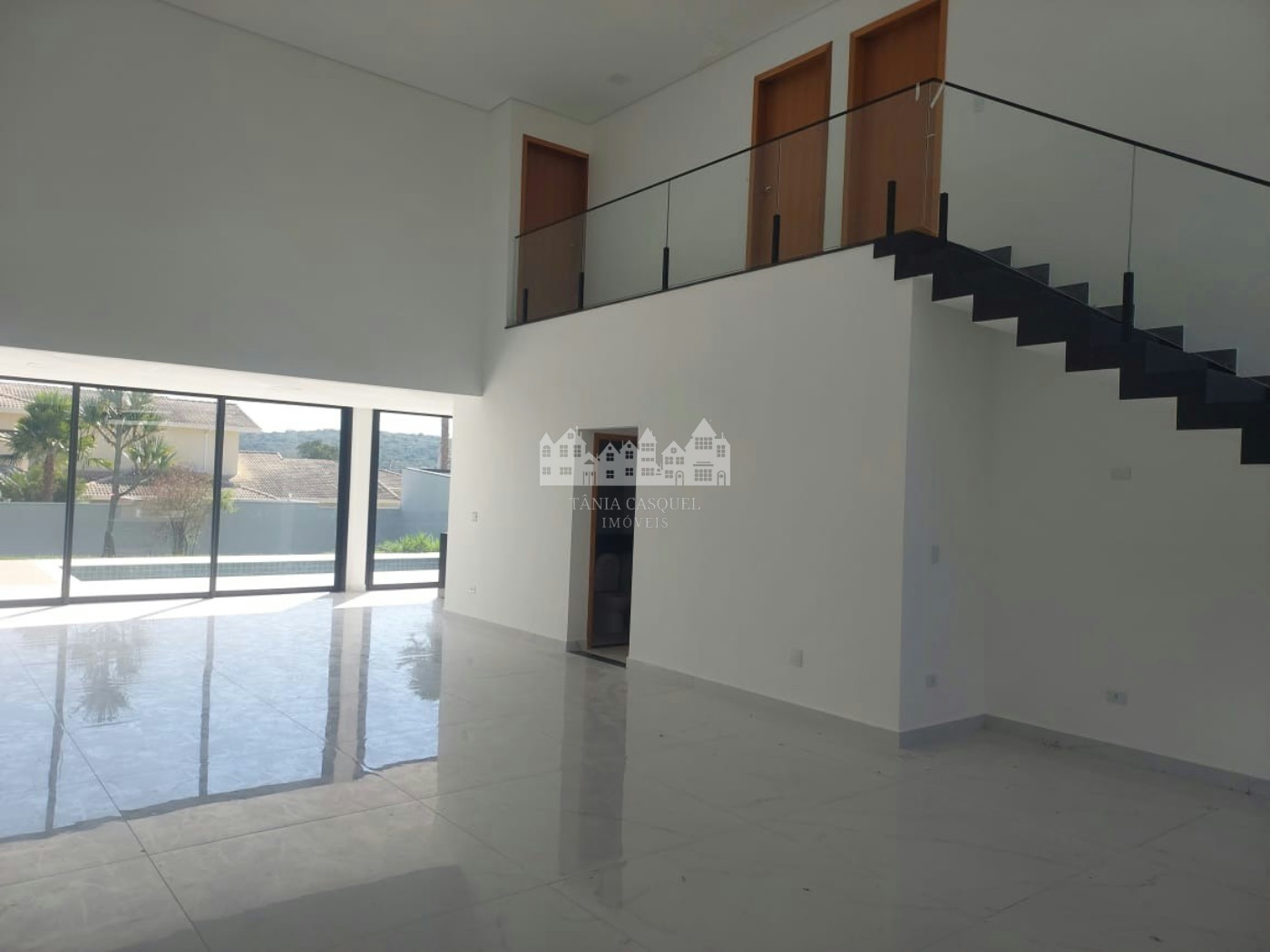 Casa à venda com 4 suítes no condomínio Shambala 2, Atibaia - SP