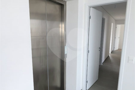 Apartamento à venda com 3 quartos, sendo 2 suítes, em Jardim das Acácias, São Paulo, SP