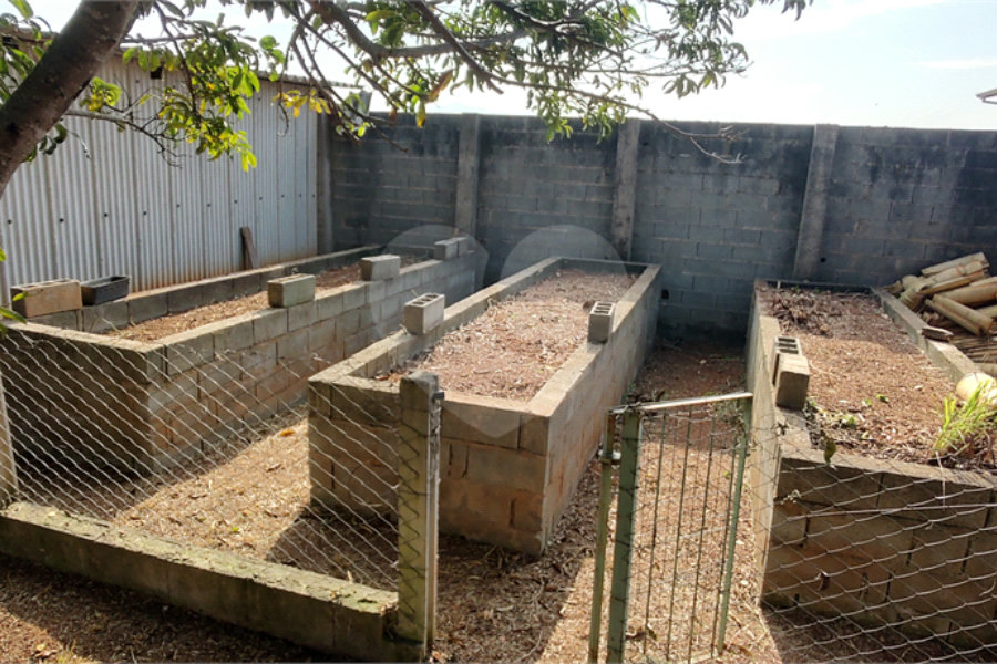 Casa à venda com 3 quartos, sendo 1 suíte, no Centro, Extrema, MG