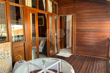 Casa Térrea à venda com 5 quartos, sendo 3 suítes,  em Vila Oliveira, Mogi das Cruzes, SP