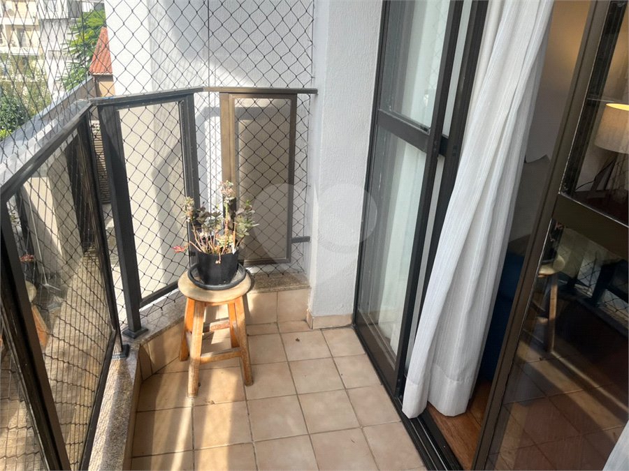 Apartamento à venda com 3 quartos, sendo 1 suíte, em Vila Gumercindo, São Paulo, SP