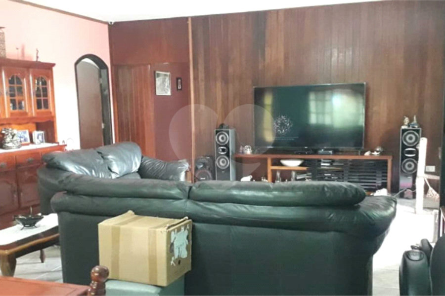 Casa à venda com 4 quartos, sendo 2 suítes, no condomínio Gleba II, Mairiporã - SP