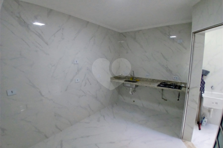 Casa à venda com 3 quartos, sendo 1 suíte,  no condomínio Res Saint Honoré, São Paulo - SP