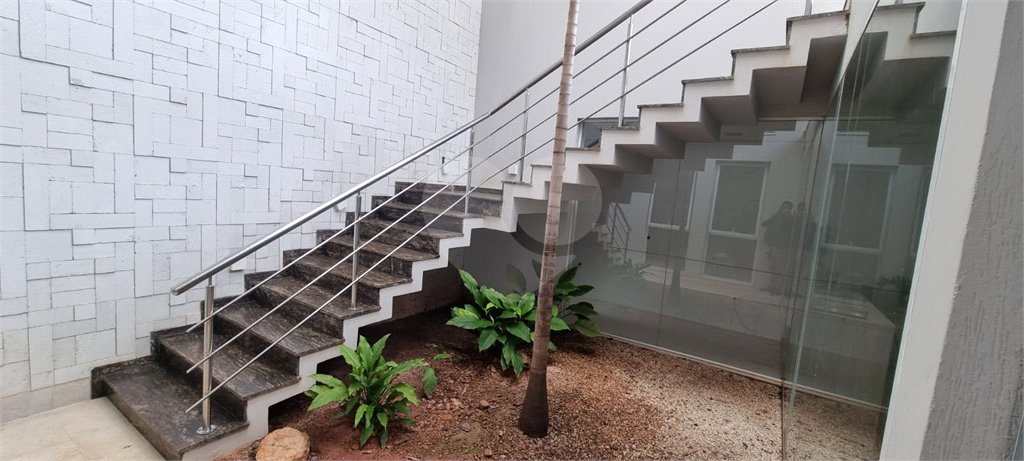 Casa à venda com 5 quartos, sendo 2 suítes, no condomínio Swiss Park, São Bernardo do Campo - SP