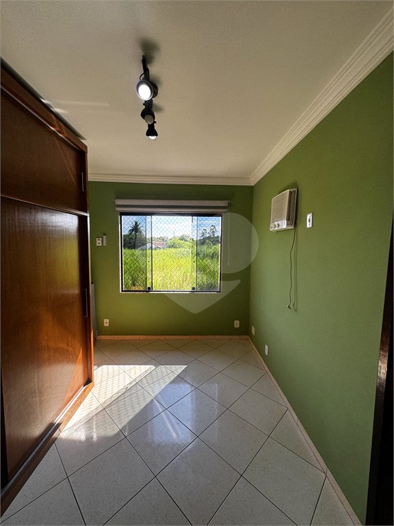 Casa à venda com 3 quartos, sendo 1 suíte, no condomínio Village da Posse, Rio de Janeiro - RJ