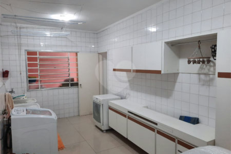 Sobrado à venda com 5 quartos, sendo 3 suítes, em Jardim Marajoara, São Paulo, SP