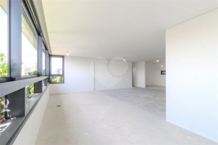 Apartamento à venda com 3 suítes em Campo Belo, São Paulo, SP