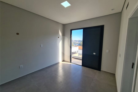 Casa à venda com 3 suítes no condomínio Reserva dos Jatobás, Louveira - SP