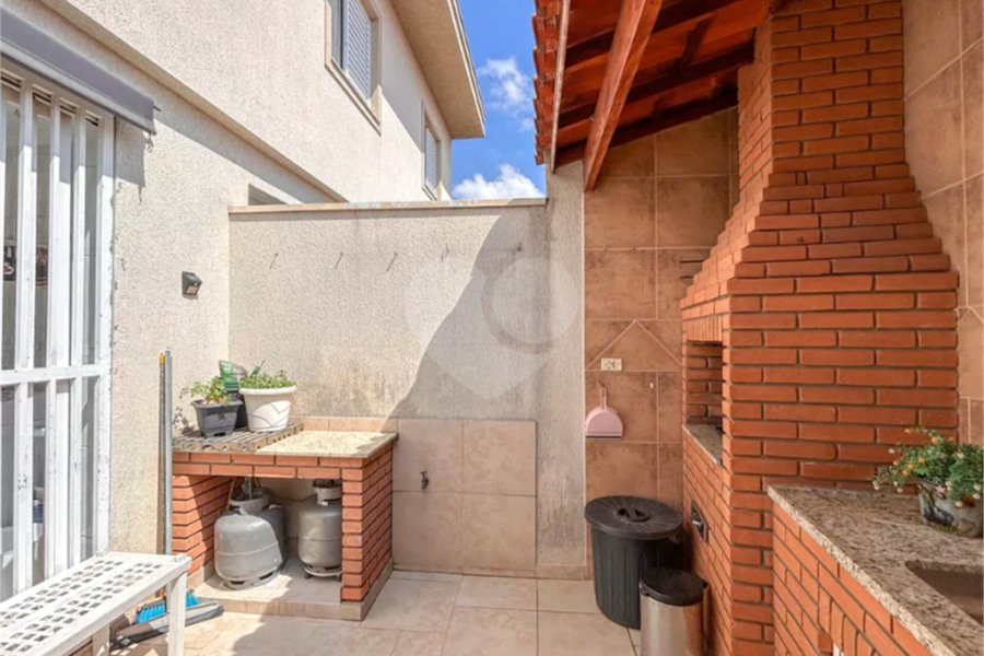 Sobrado à venda com 3 quartos, sendo 1 suíte, em Vila Mangalot, São Paulo, SP
