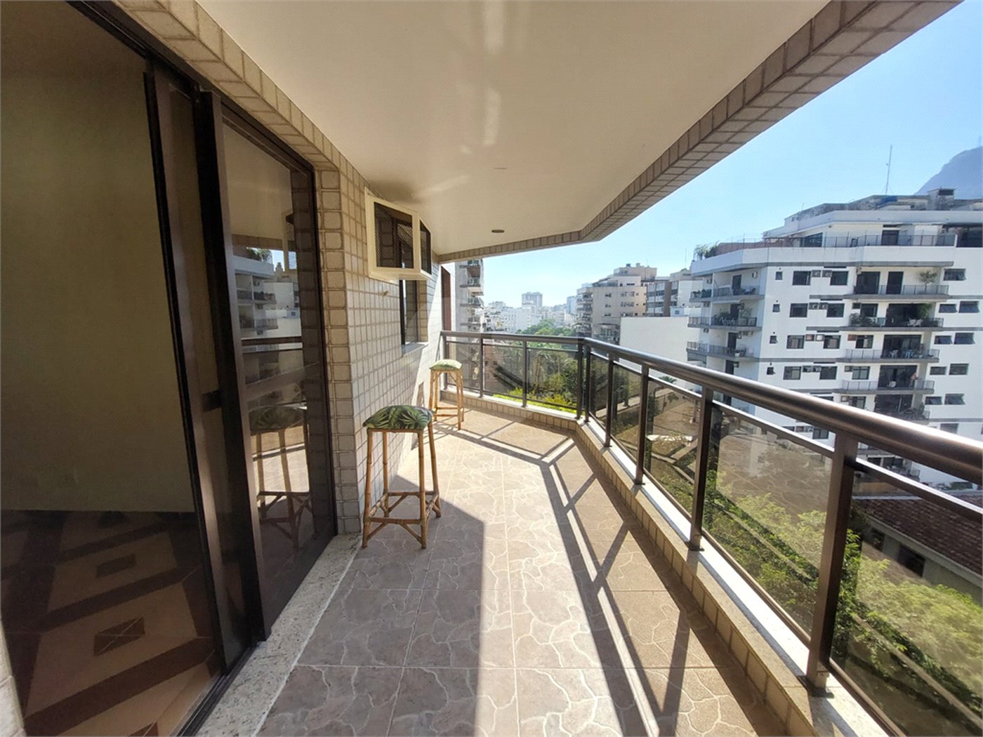 Apartamento à venda com 4 quartos, sendo 1 suíte, em Tijuca, Rio de Janeiro, RJ