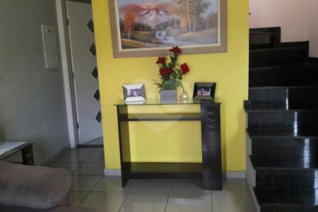 Sobrado à venda com 3 quartos, sendo 1 suíte,  em Vila Mazzei, São Paulo, SP