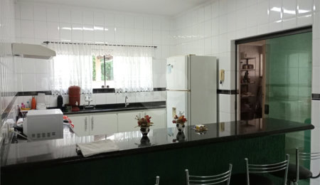 Sobrado à venda com 4 quartos, sendo 1 suíte,  em Vila Suissa, Mogi das Cruzes, SP