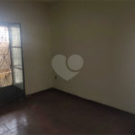 Sobrado à venda com 4 quartos em Jardim Limoeiro, São José dos Campos, SP