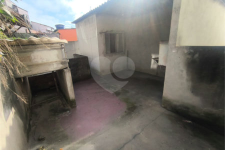 Casa à venda ou para alugar com 5 quartos, sendo 1 suíte,  em Parque Independência, São Paulo, SP