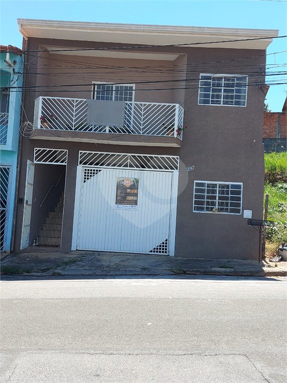 Sobrado à venda com 3 quartos, sendo 2 suítes, em Jardim Alvinópolis, Atibaia, SP