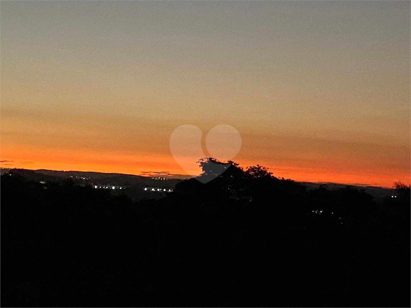 Casa à venda com 6 suítes no condomínio Jardim Primavera, Louveira - SP