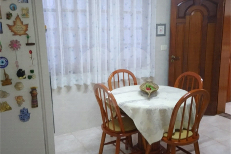 Casa à venda com 4 quartos, sendo 3 suítes, no condomínio Da Serra, São Paulo - SP